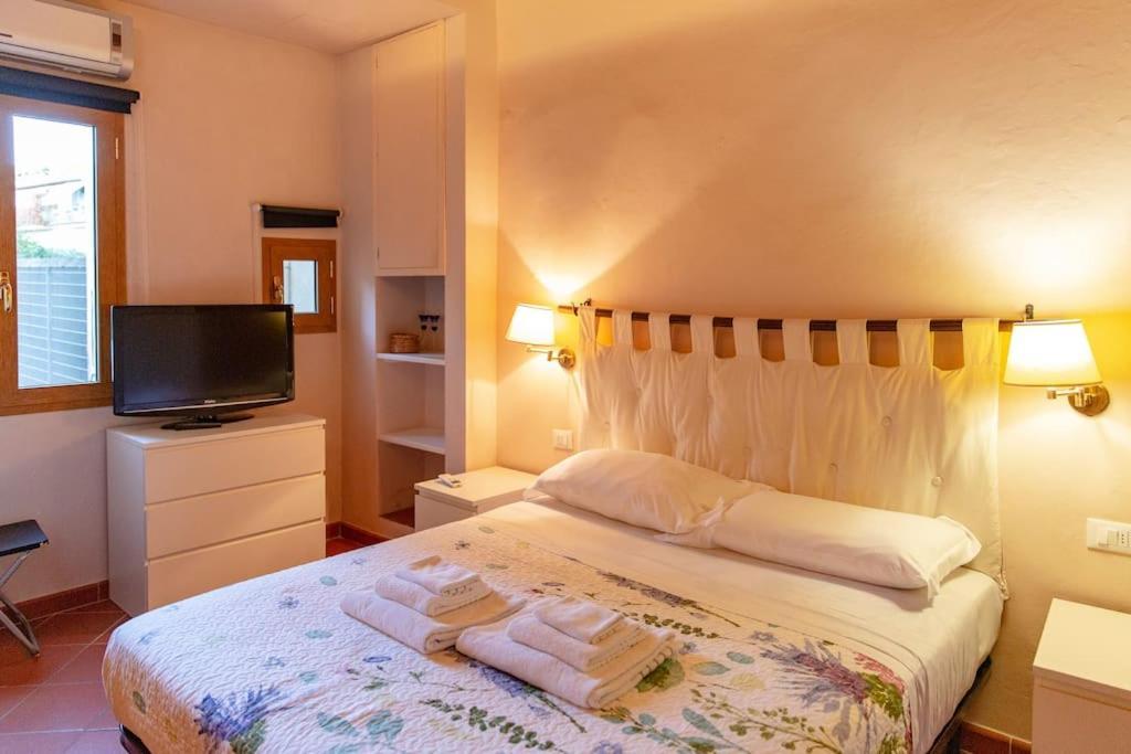 In San Frediano Area Apartment *